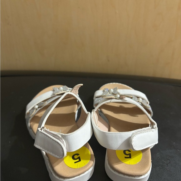 NWOT Tahiti white and silver butterfly sandal 5 - Picture 3 of 6